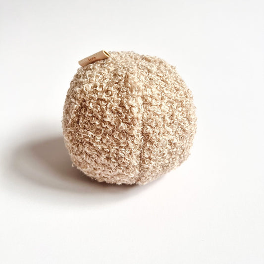 piłkadlapsa_boucle_kolor_pralinka_rozmiar_s